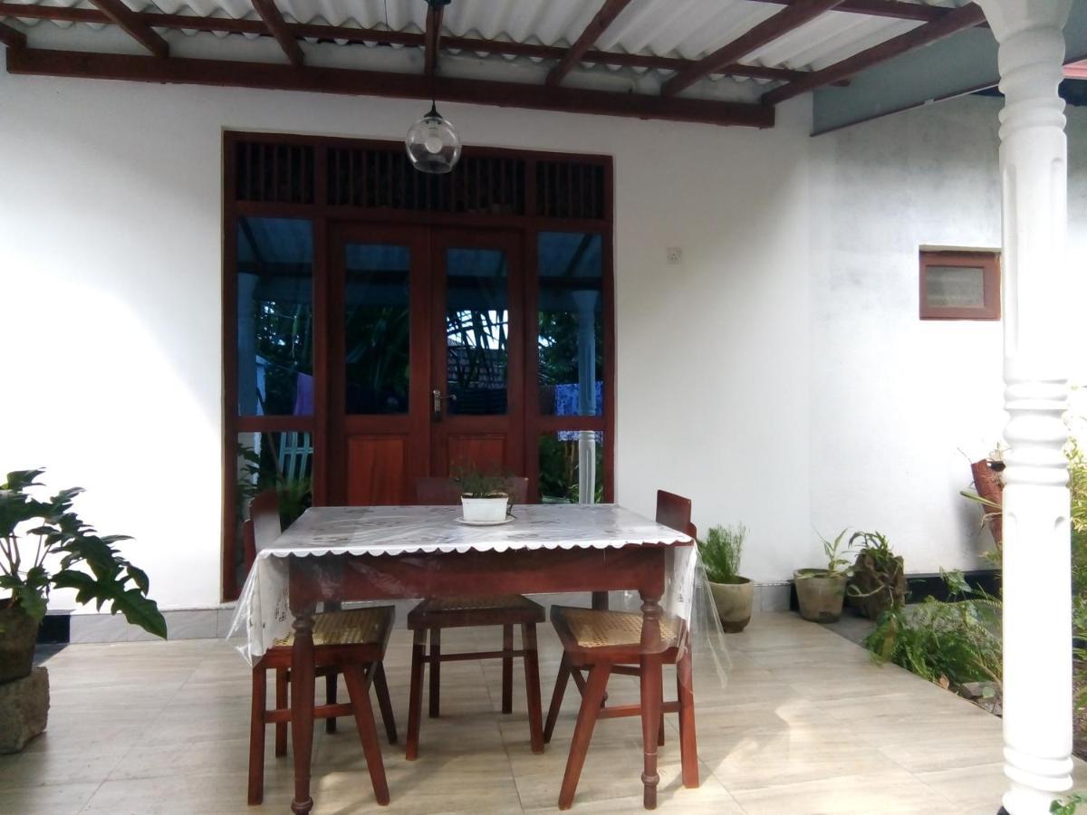 Sisila Villa Bentota Exteriör bild